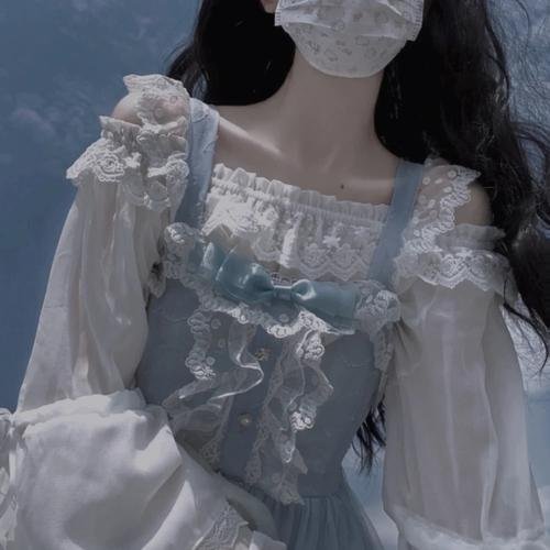 穿风信子蓝的少女